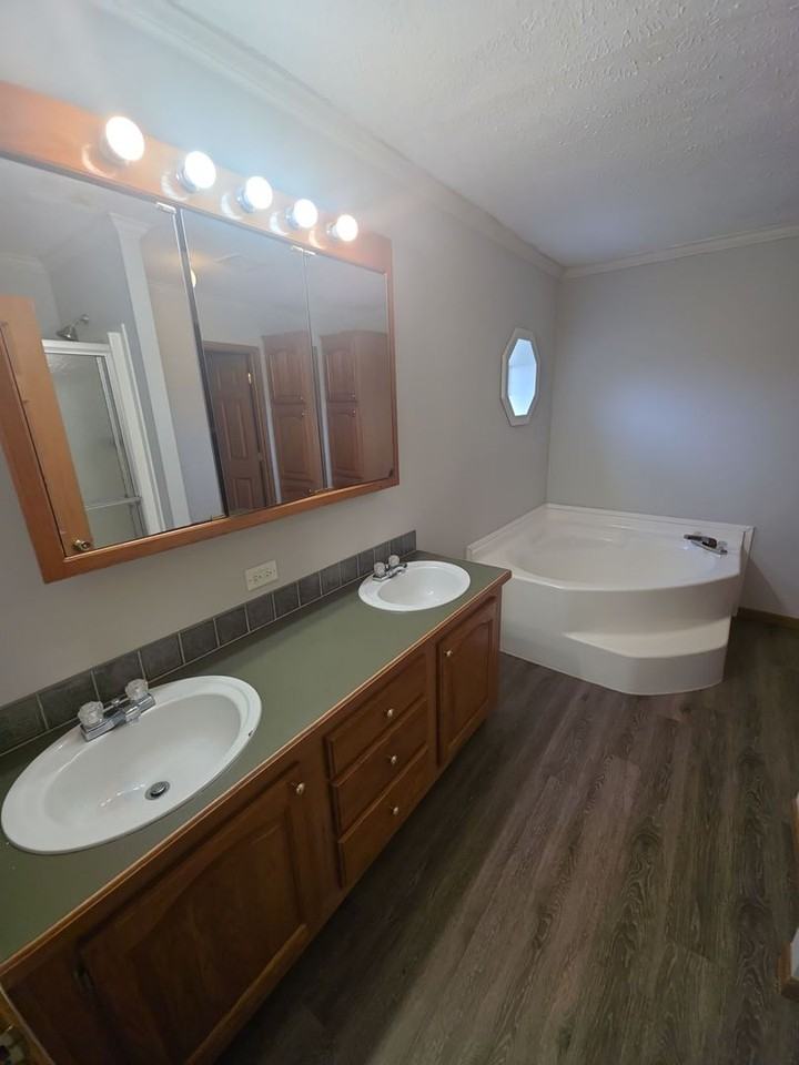 124 Lake Ln - Photo 7 of 18