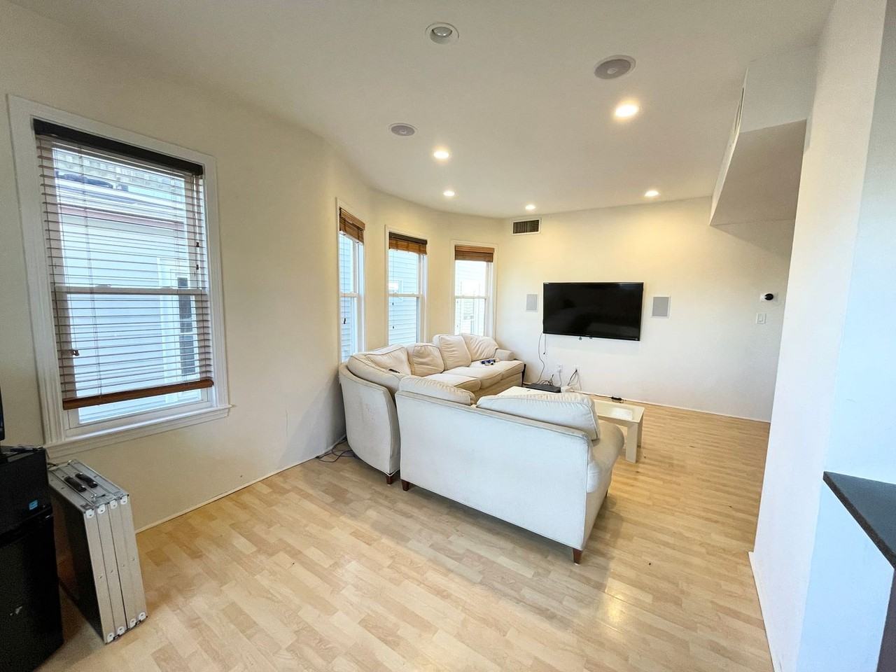 14 Iroquois St - Photo 6 of 12