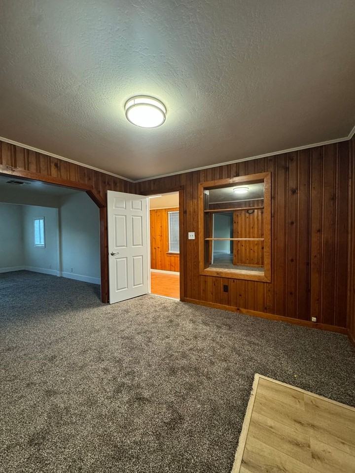 14683 Spring Branch Rd - Photo 4 of 32