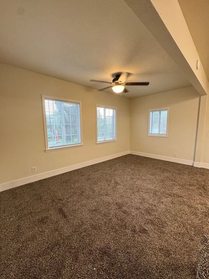 14683 Spring Branch Rd - Photo 7 of 32