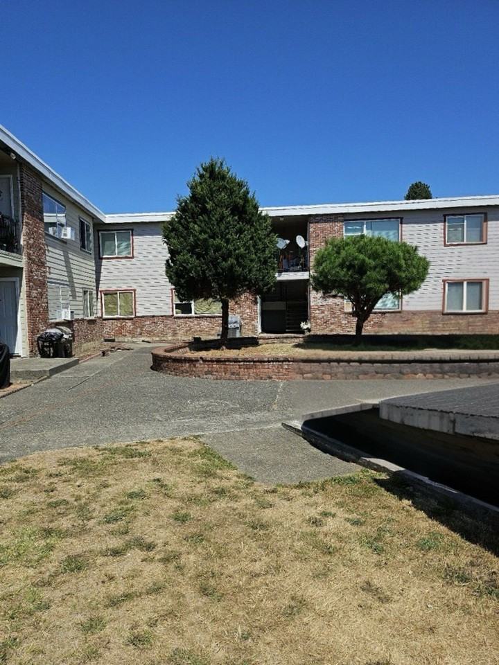 Sunset Apartments - Photo 2 of 4