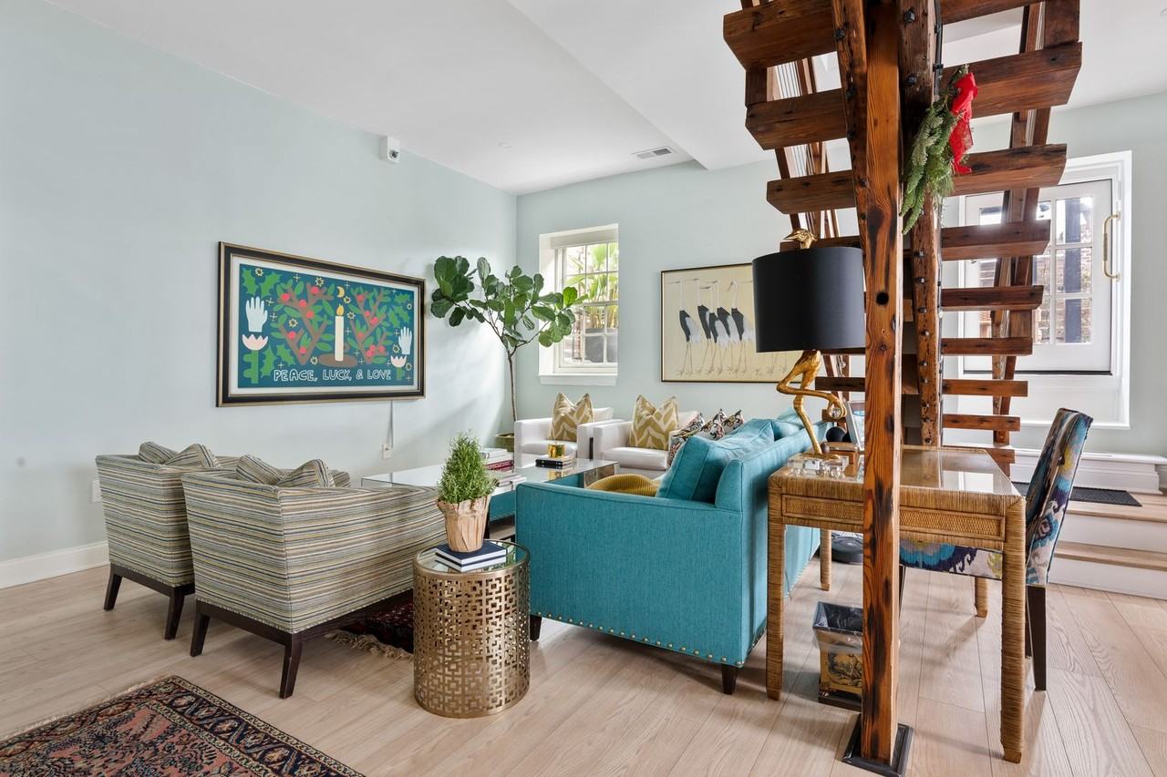 348 King St - Photo 5 of 35