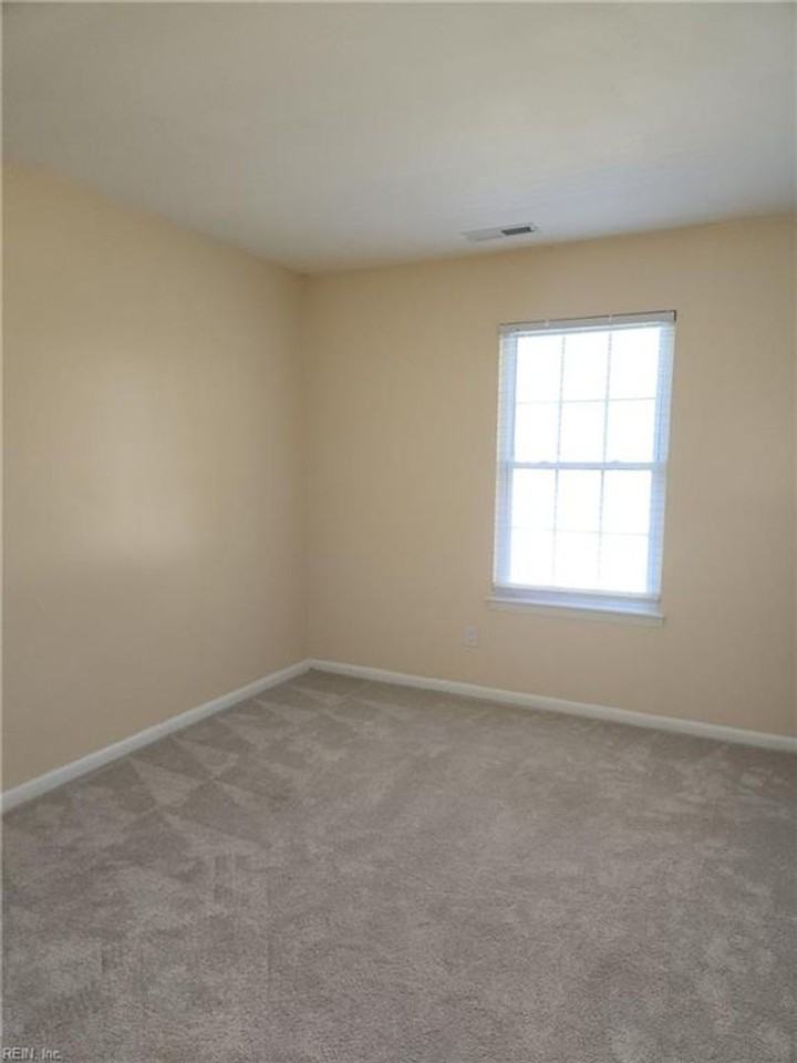 5008 Glenwood Way - Photo 6 of 29