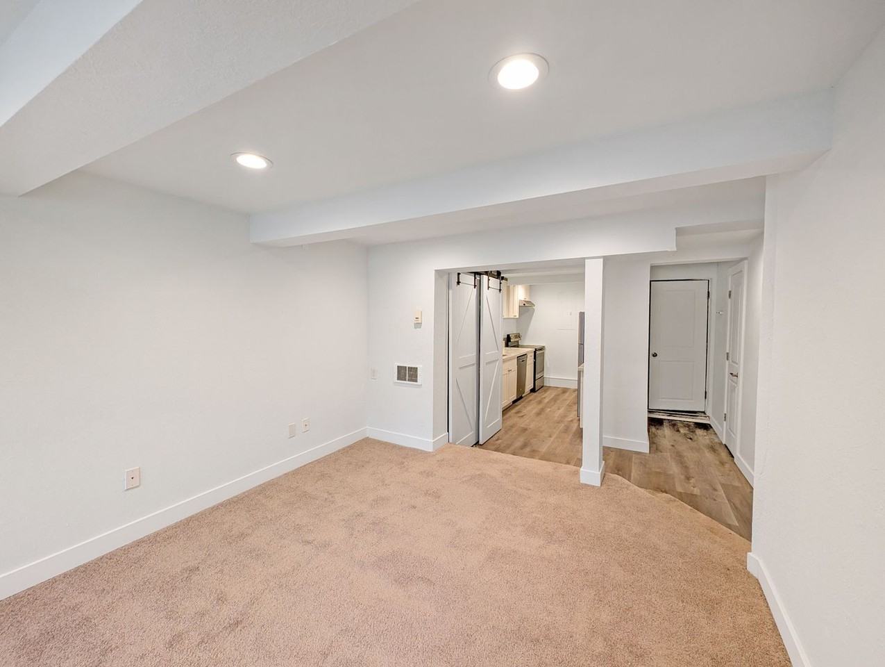 4814 Delridge Way Sw #B - Photo 3 of 12