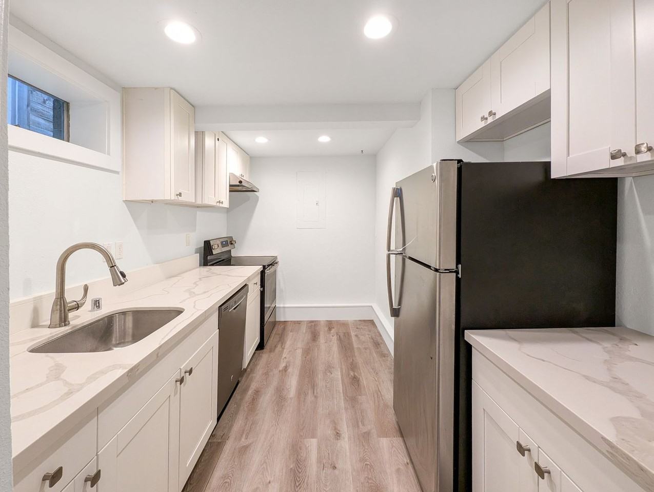 4814 Delridge Way Sw #B - Photo 4 of 12