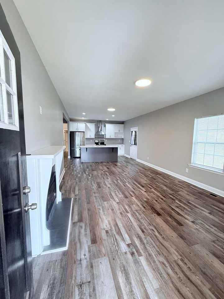 300 E 3rd St - Photo 2 of 20