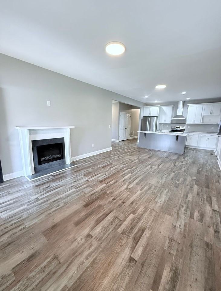 300 E 3rd St - Photo 3 of 20