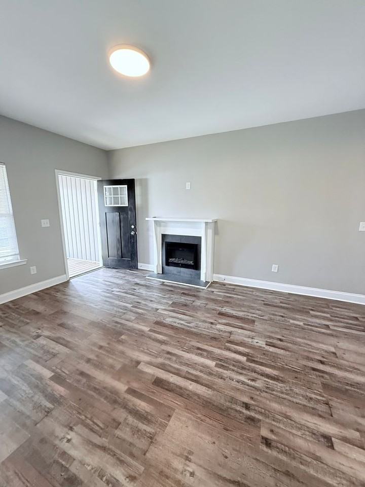 300 E 3rd St - Photo 4 of 20