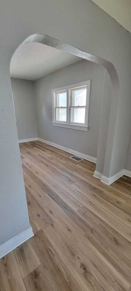 1113 Forest Ave - Photo 5 of 7