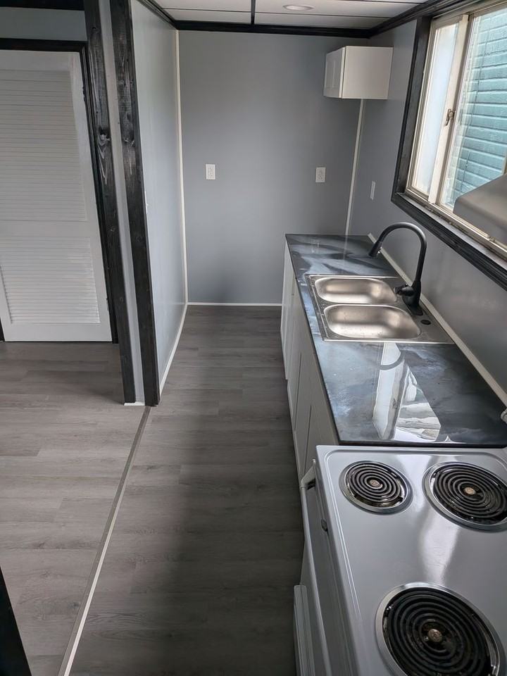 4250 Harrison St - Photo 4 of 11