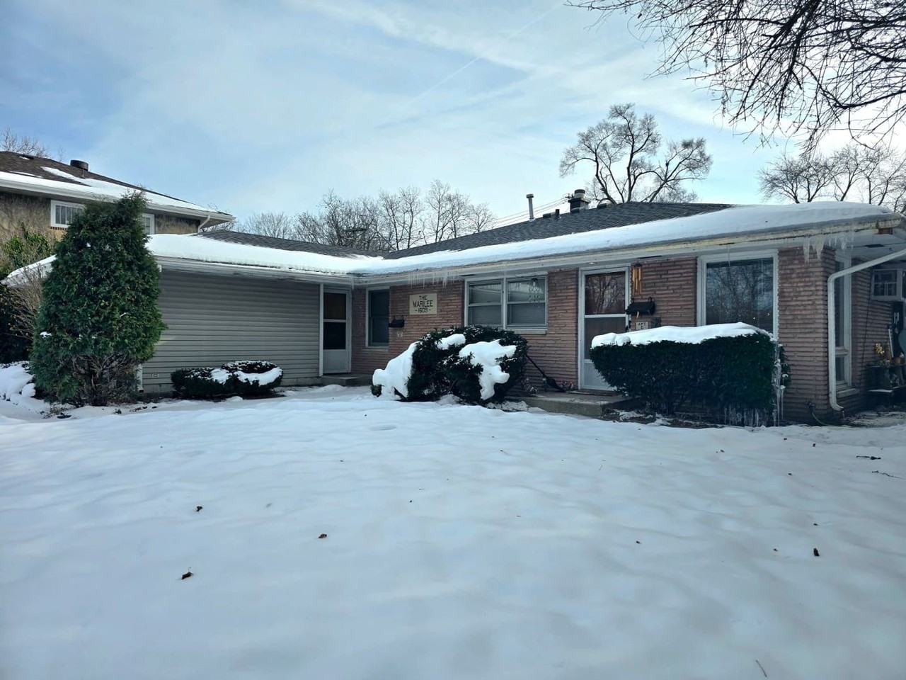 1609 Lincolnway W - Photo 2 of 8