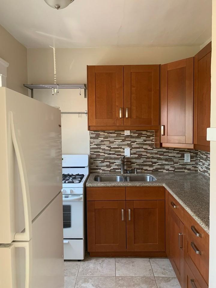 1820 4th Ave - Photo 3 of 7