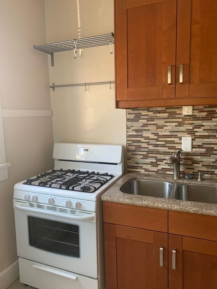 1820 4th Ave - Photo 4 of 7