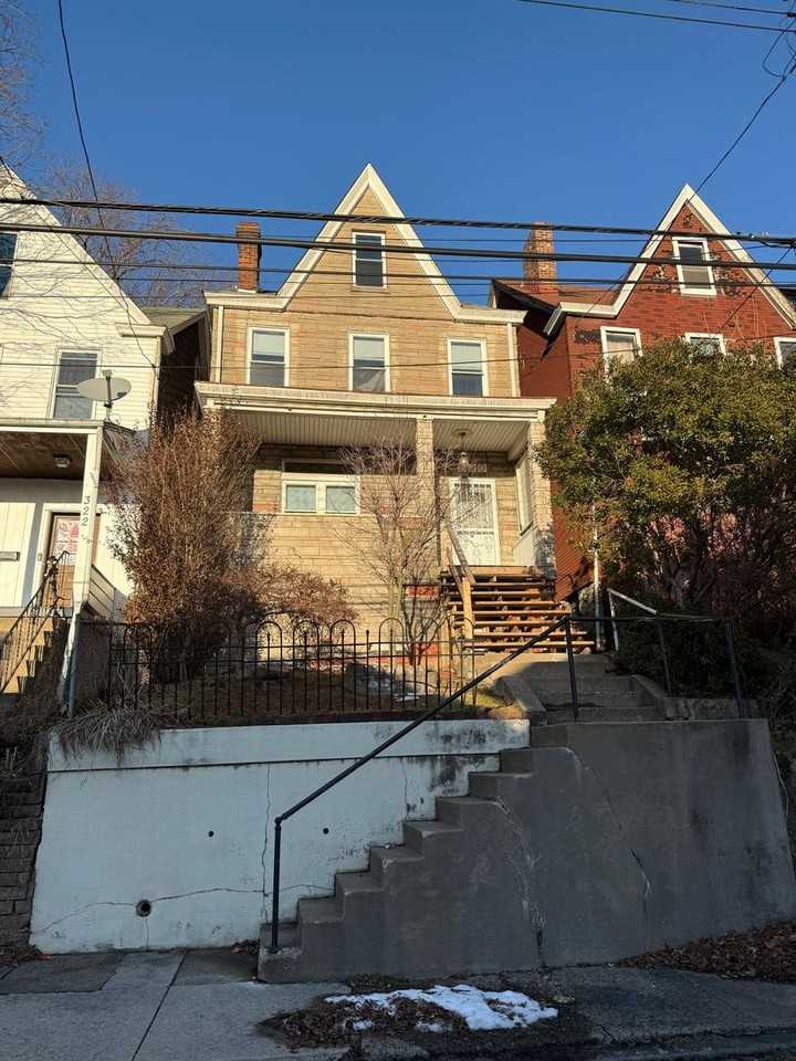 320 Woodward Ave - Photo 2 of 32