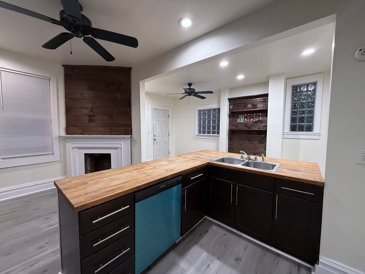 320 Woodward Ave - Photo 4 of 32