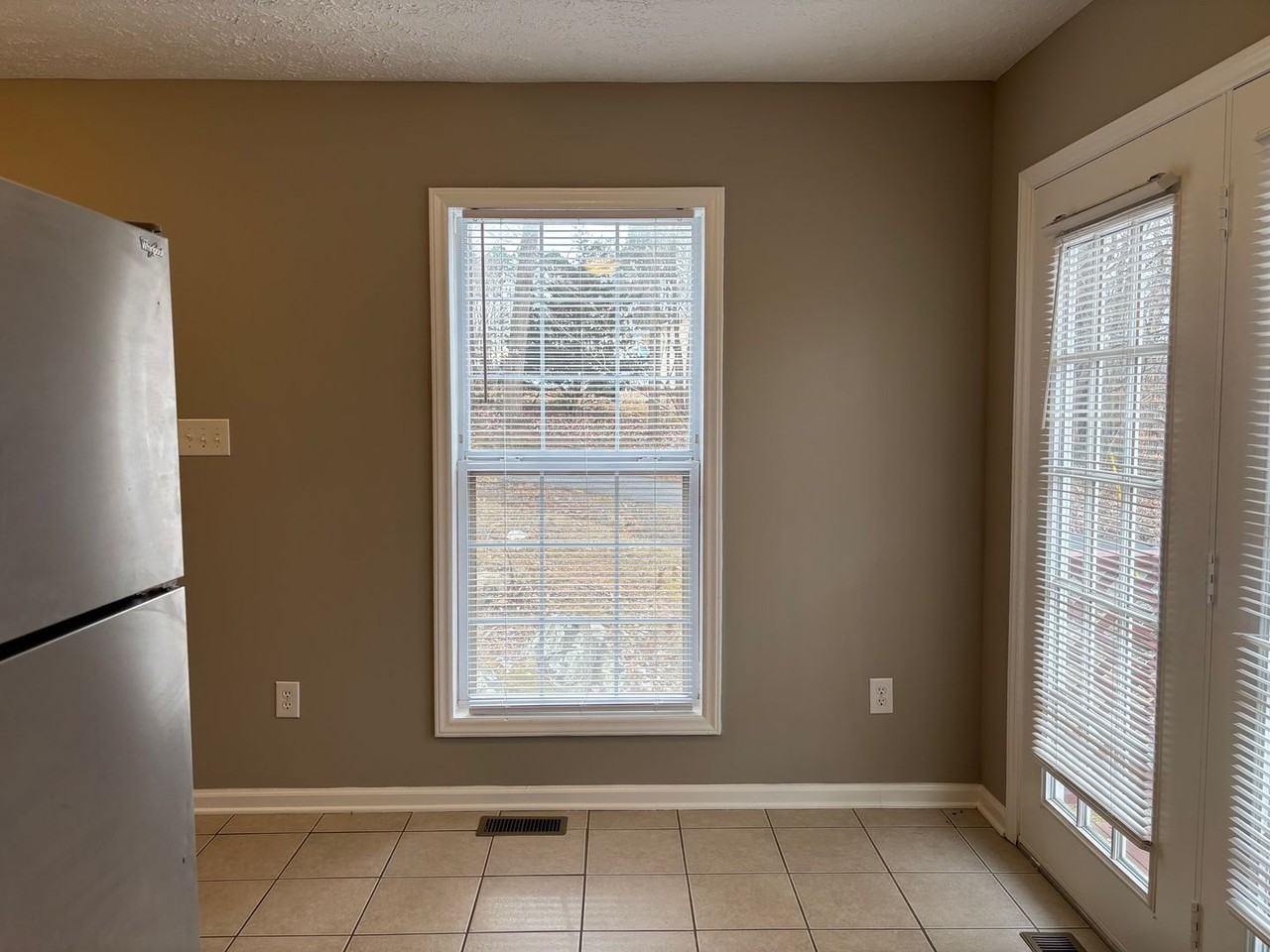 246 Hampton Rd Apt 8a - Photo 7 of 25