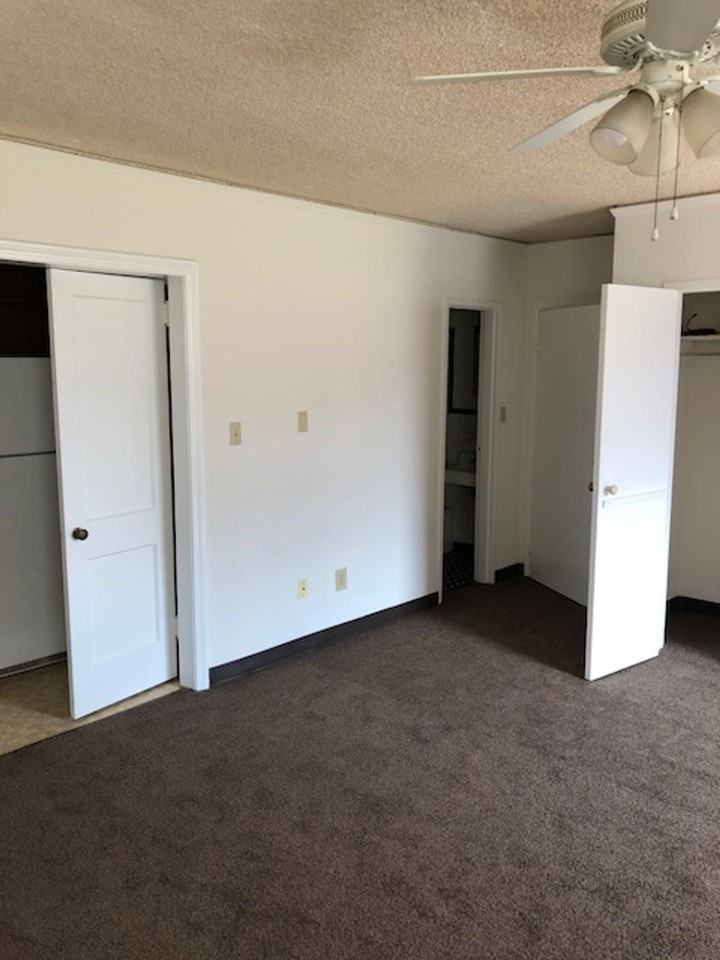 The Cherokee Apartments 1 Bed Studio/1 Bath - Photo 7 of 9