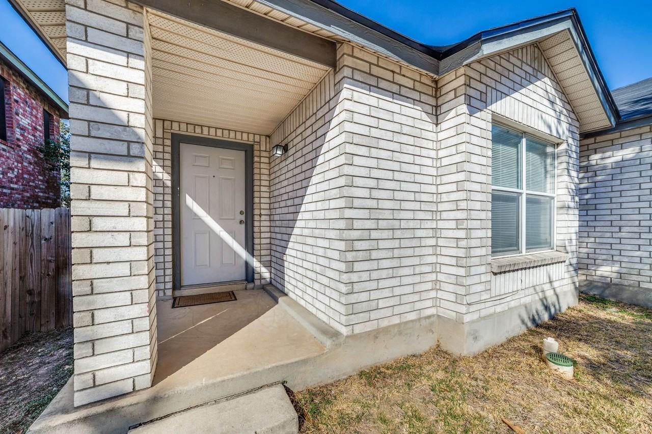 6939 Misty Brk - Photo 3 of 25