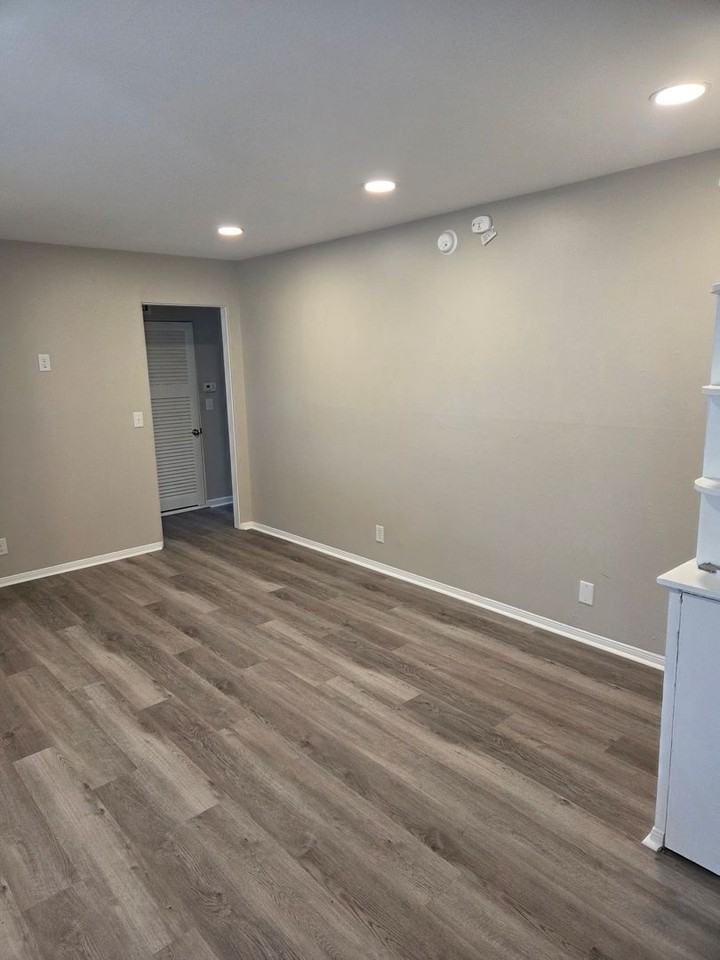 640 S 69th St - Photo 3 of 13