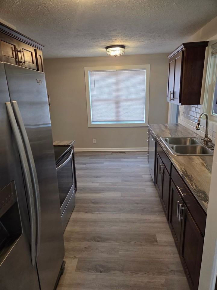 640 S 69th St - Photo 4 of 13