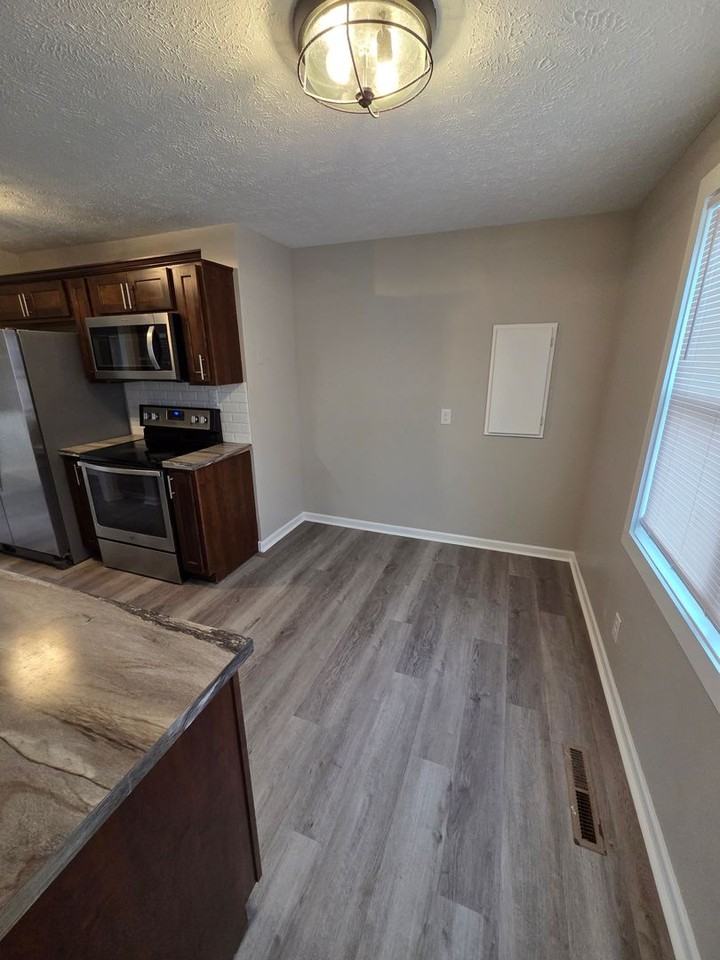 640 S 69th St - Photo 6 of 13