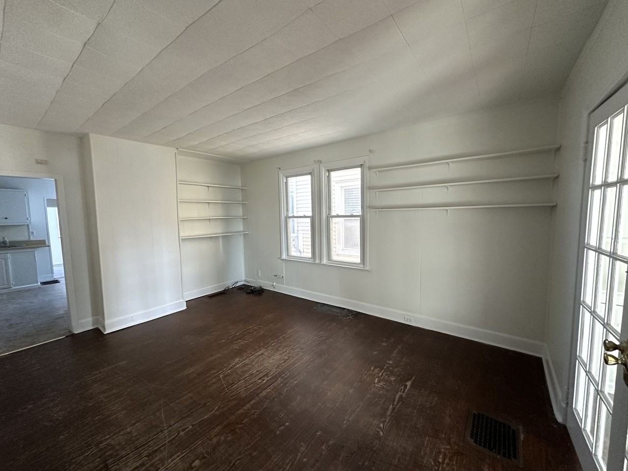 210 Norway Avenue - Photo 2 of 15