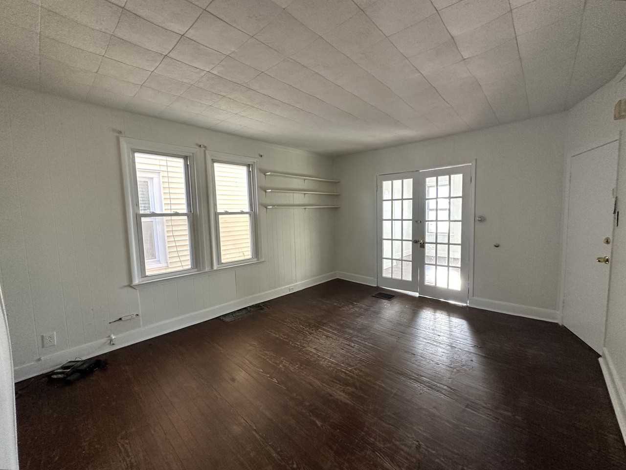 210 Norway Avenue - Photo 3 of 15