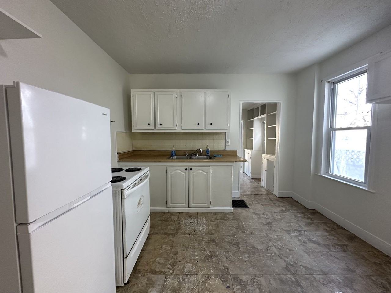 210 Norway Avenue - Photo 5 of 15