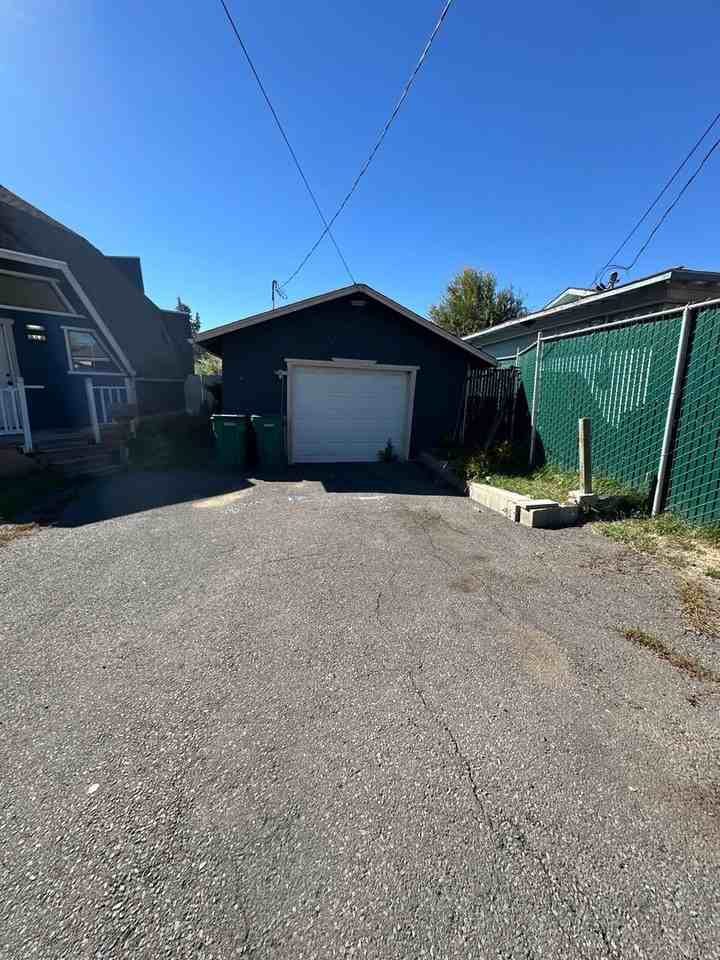 804 N 2nd St - Photo 4 of 13