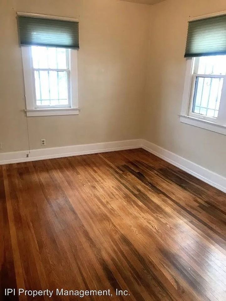 3187 Landis St - Photo 4 of 9