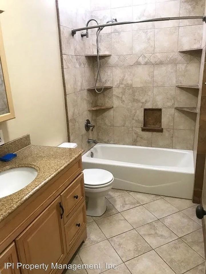 3187 Landis St - Photo 5 of 9