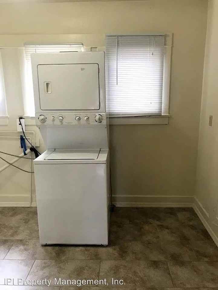 3187 Landis St - Photo 7 of 9