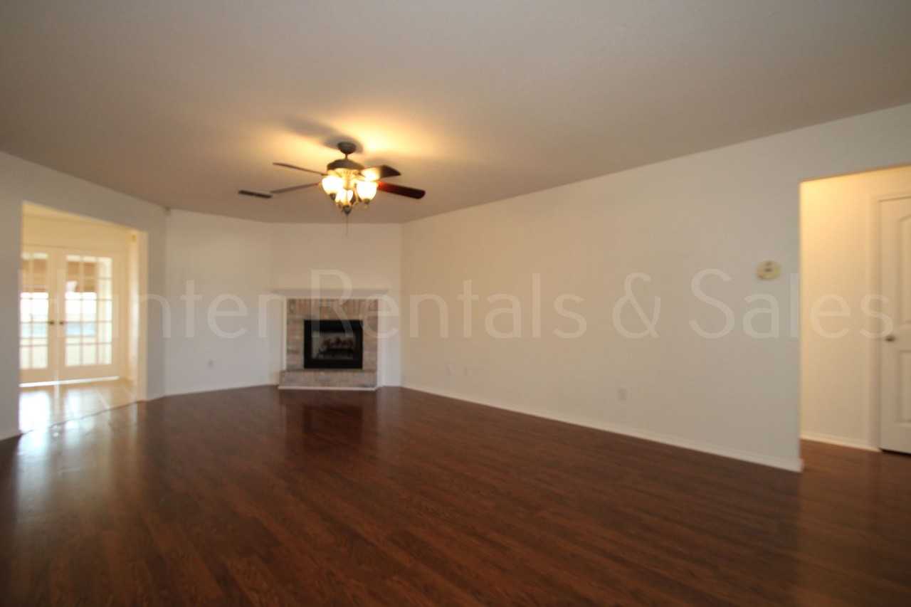 4406 Telluride Dr - Photo 3 of 26