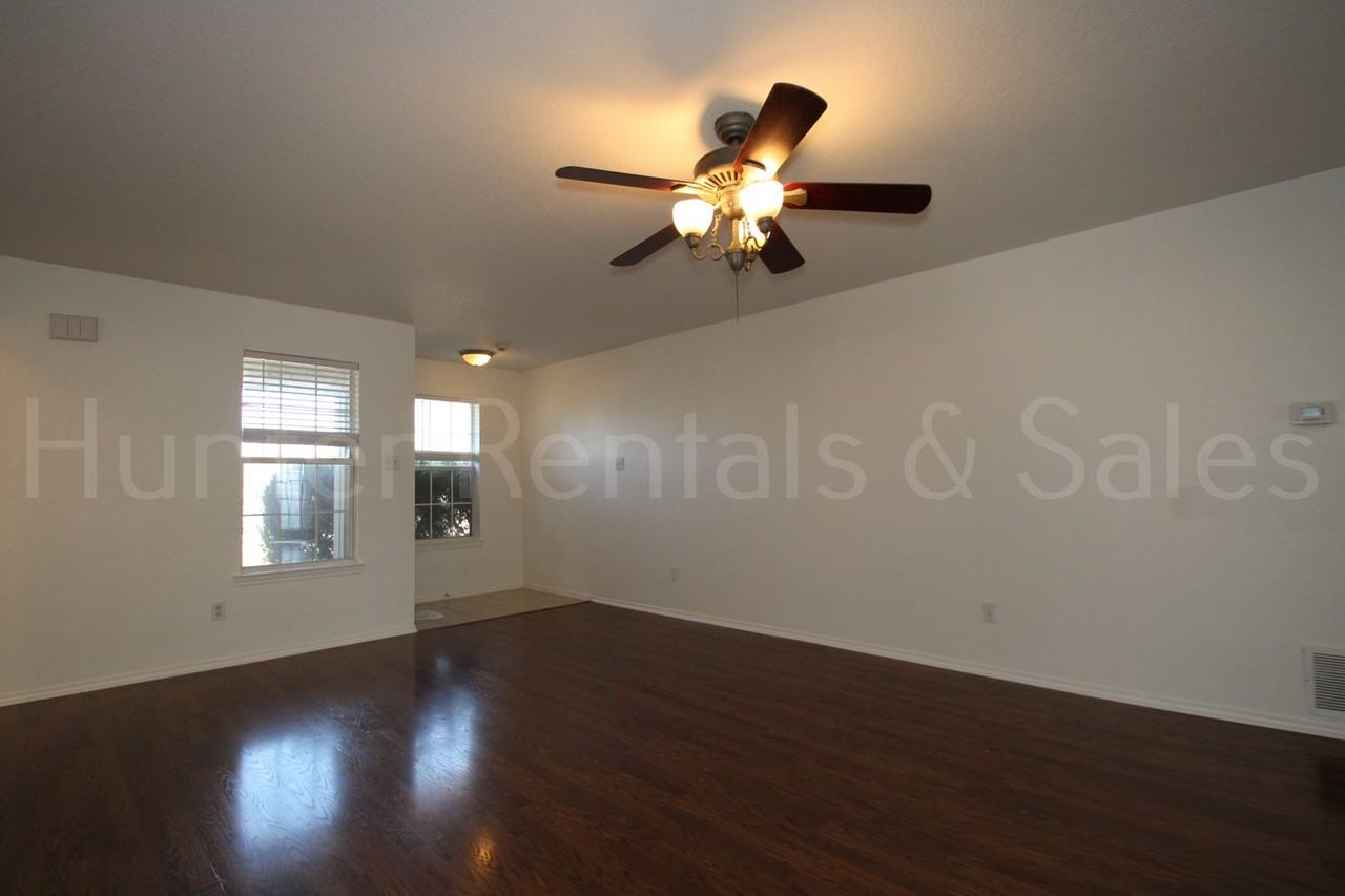 4406 Telluride Dr - Photo 6 of 26