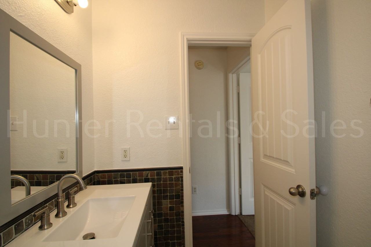 4406 Telluride Dr - Photo 7 of 26