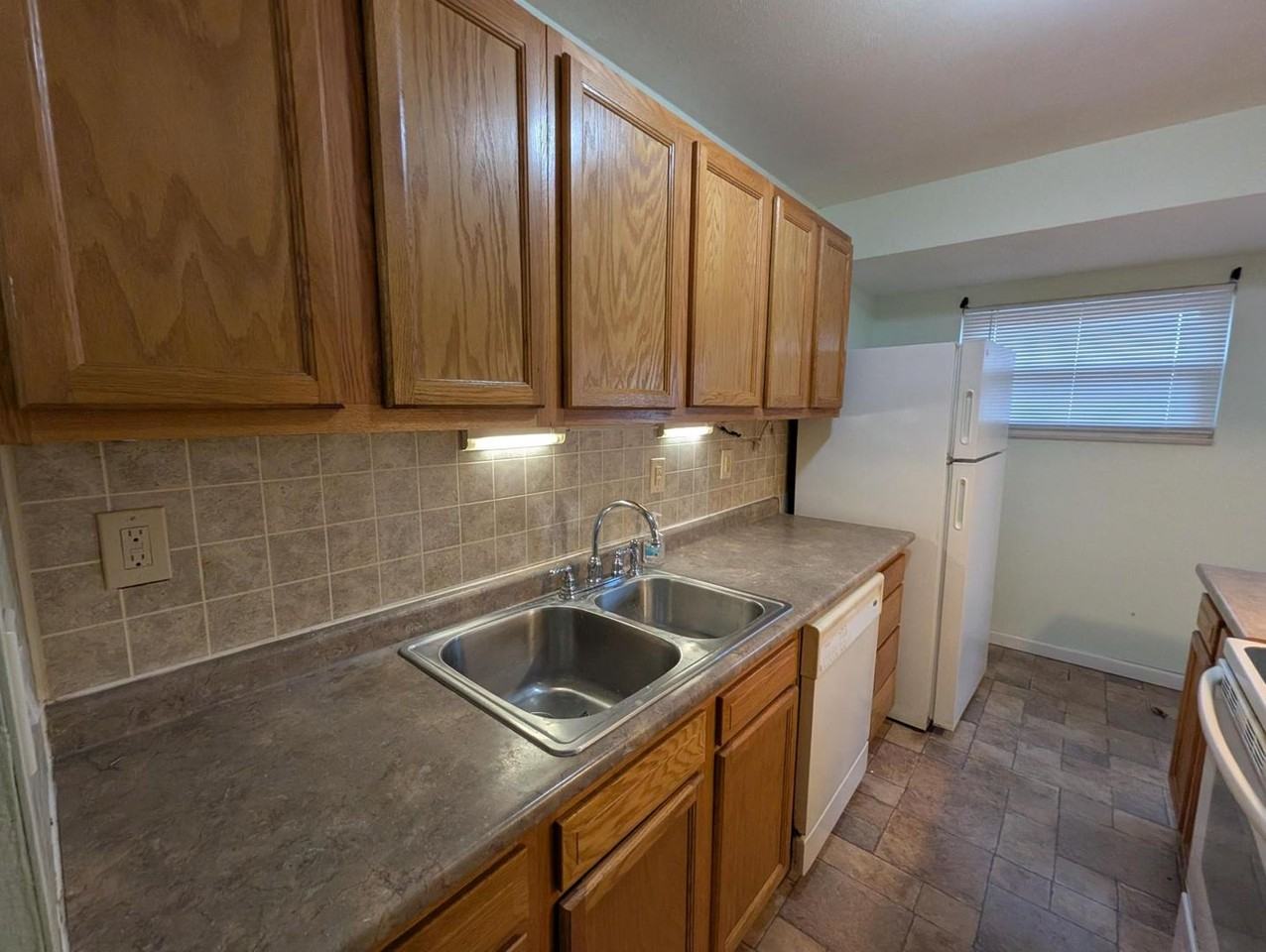 10655 Glen Garry Rd - Photo 3 of 10