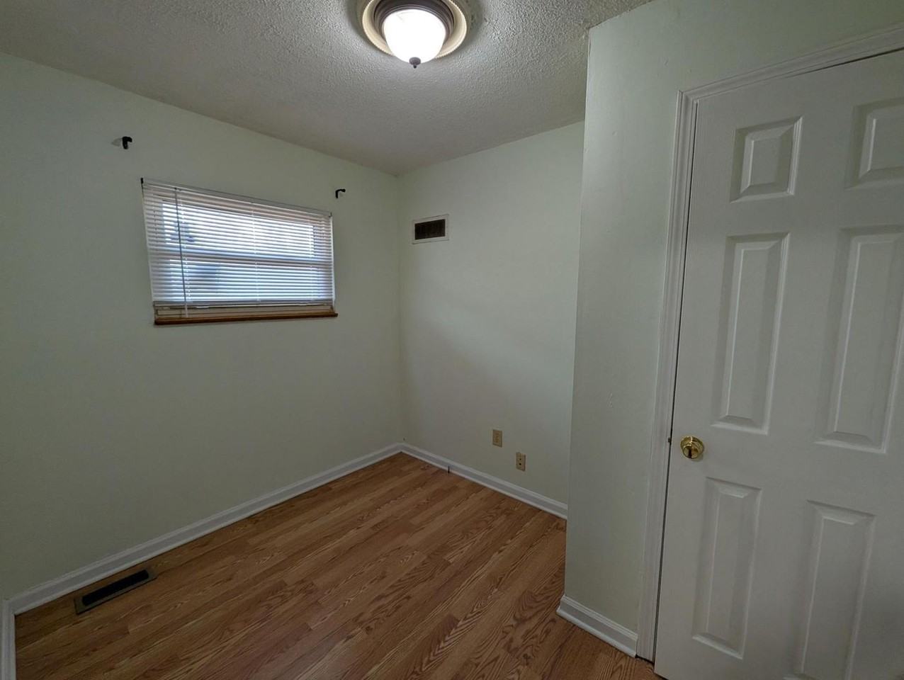 10655 Glen Garry Rd - Photo 6 of 10