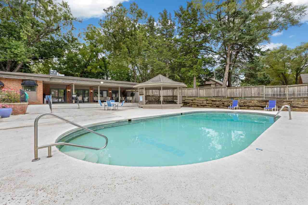 Trianon Apartments and Townhomes - Photo 5 of 6