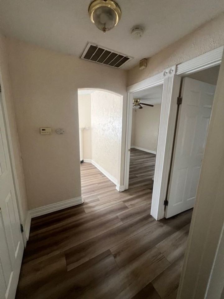 6025 Mcmahon Dr - Photo 5 of 8