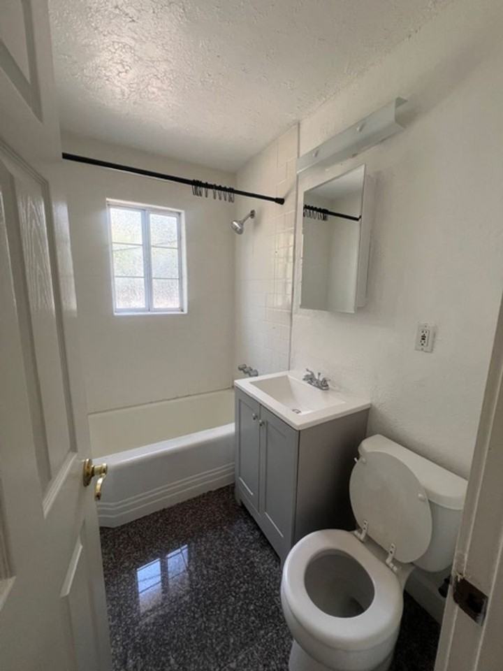 6025 Mcmahon Dr - Photo 7 of 8