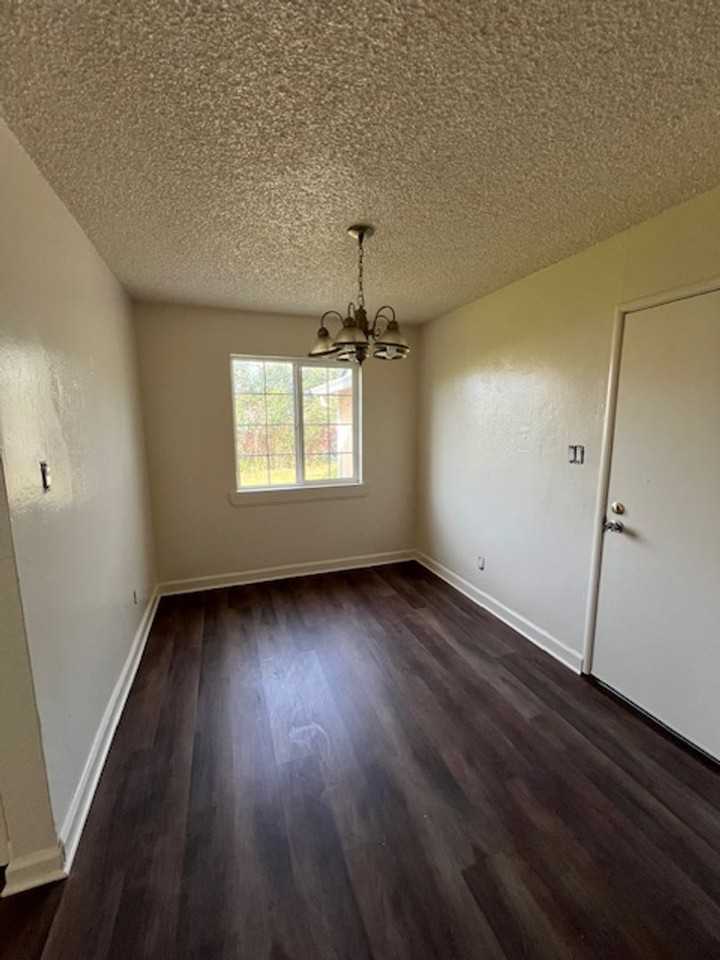 7514 21st St - Photo 6 of 12