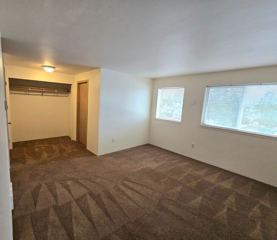 8326 Hennings Dr - Photo 3 of 16