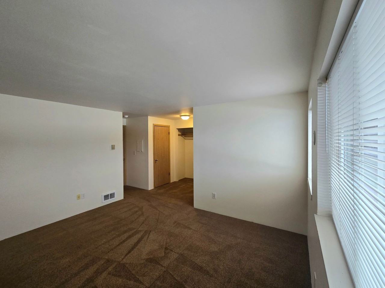 8326 Hennings Dr - Photo 4 of 16