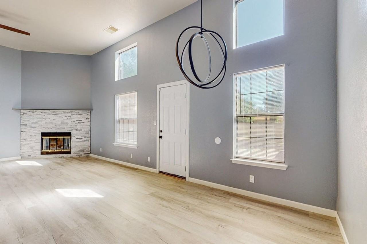 5228 Saratoga Ct Nw - Photo 2 of 13