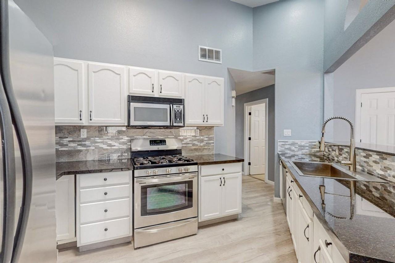 5228 Saratoga Ct Nw - Photo 5 of 13