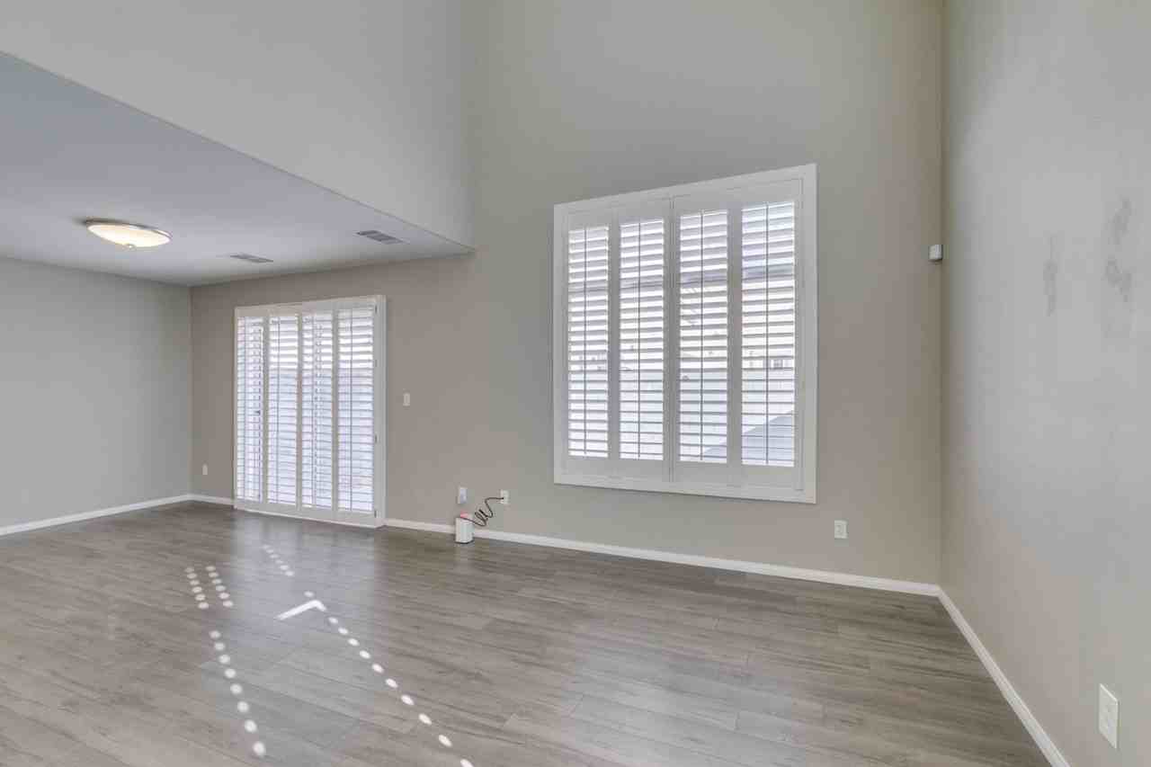 190 Renville Ct - Photo 7 of 42