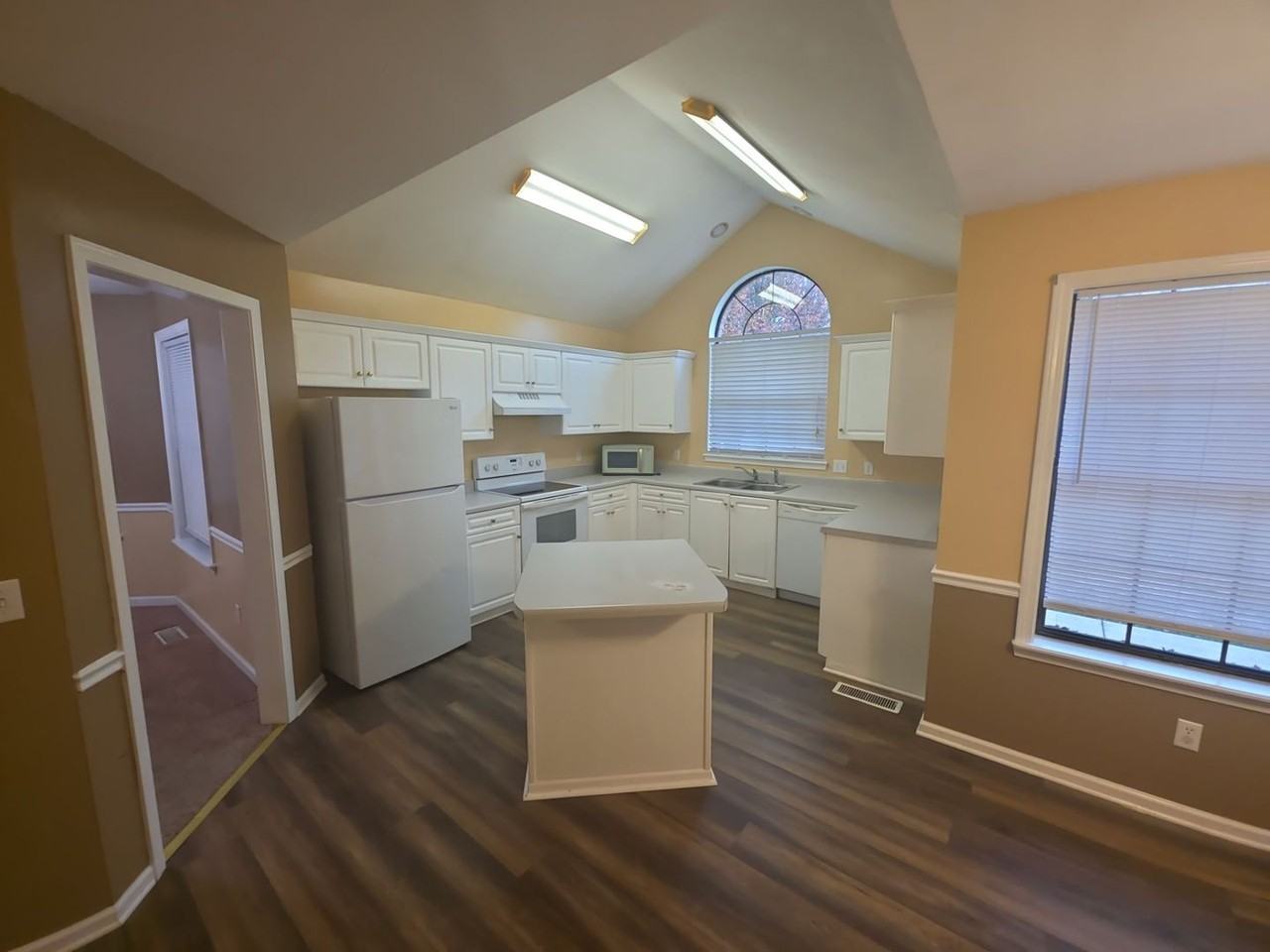 2729 Churchill Dr - Photo 3 of 17