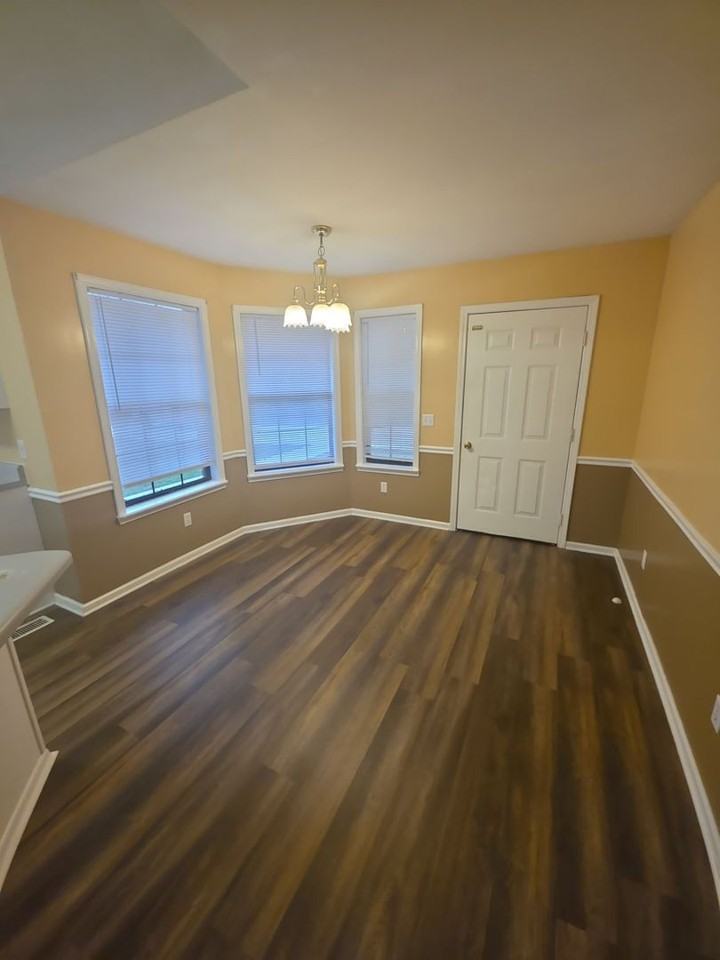 2729 Churchill Dr - Photo 4 of 17