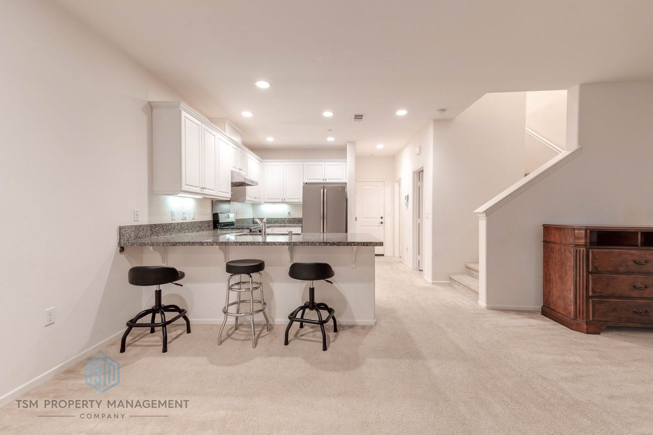 3250 E Yountville Dr #3 - Photo 3 of 25