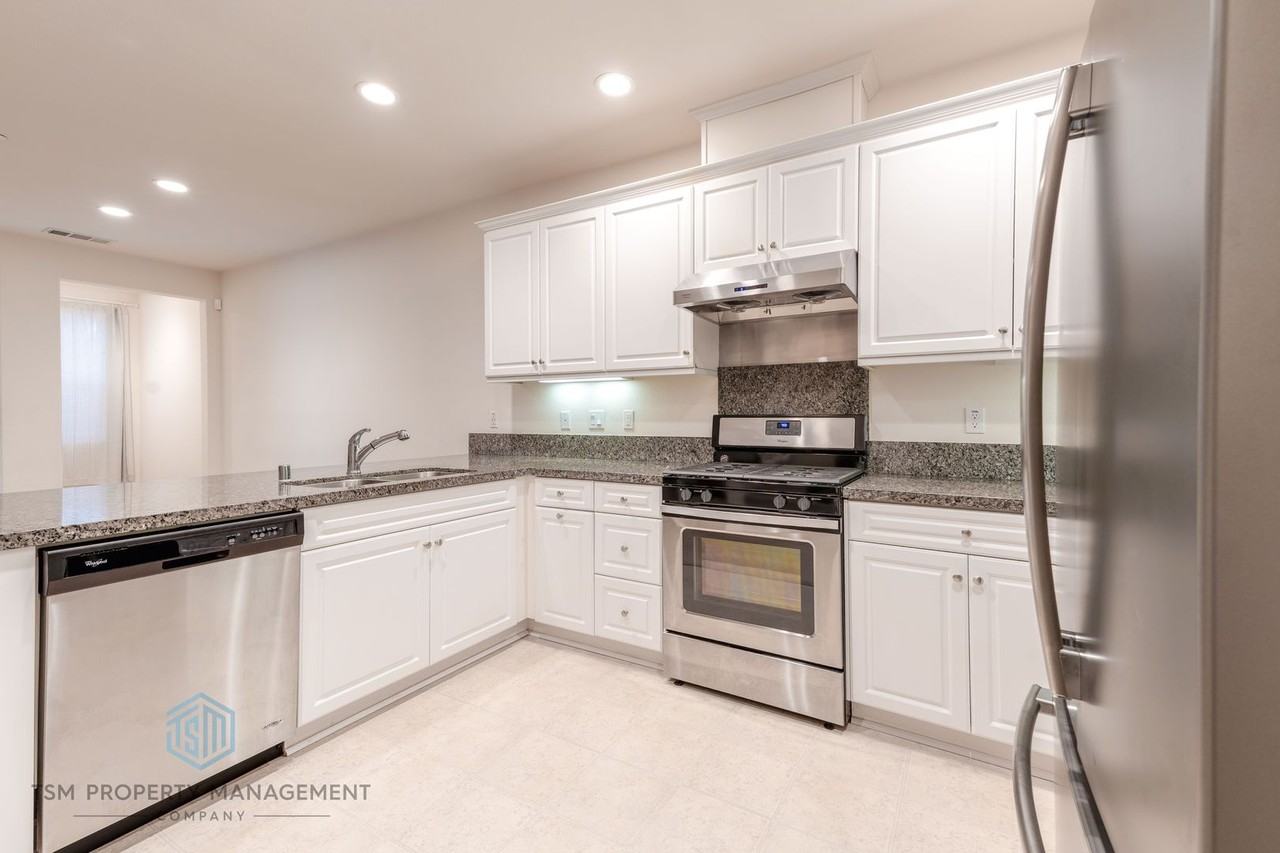 3250 E Yountville Dr #3 - Photo 5 of 25